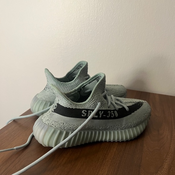Yeezy V2 350 Boost Men’s Size: 5 - Picture 2 of 6